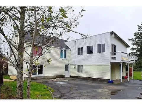 1390 Avenue U, Seaside, OR 97138
