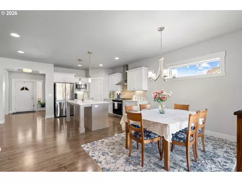 Dining - 120 Rome St, Boardman, OR 97818 photo 1 of 1