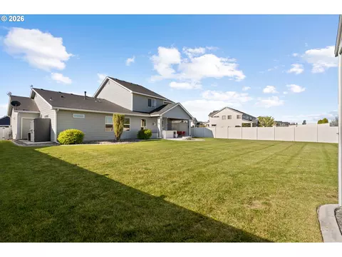 Exterior - 120 Rome St, Boardman, OR 97818 photo 4 of 5