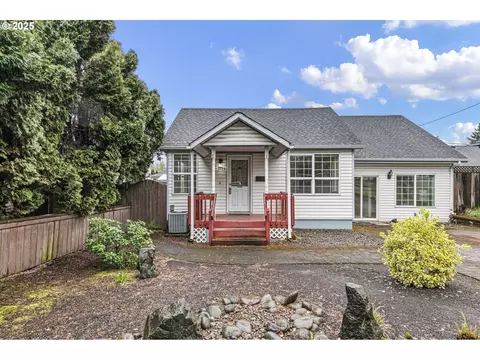 1175 Kalmia St, Junction City, OR 97448