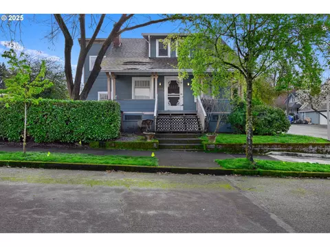 804 Jq Adams St, Oregon City, OR 97045