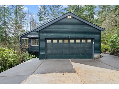 1 Walking Woods Dr, Lake Oswego, OR 97035
