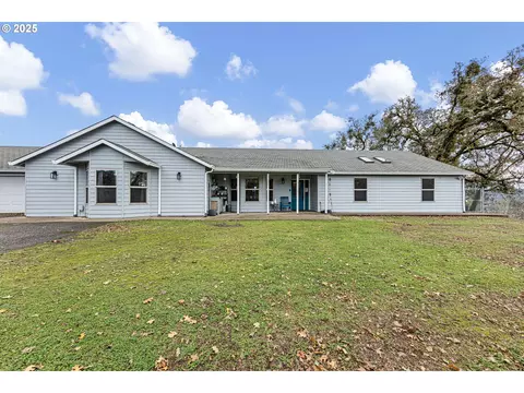1472 Arcadia Dr, Roseburg, OR 97471