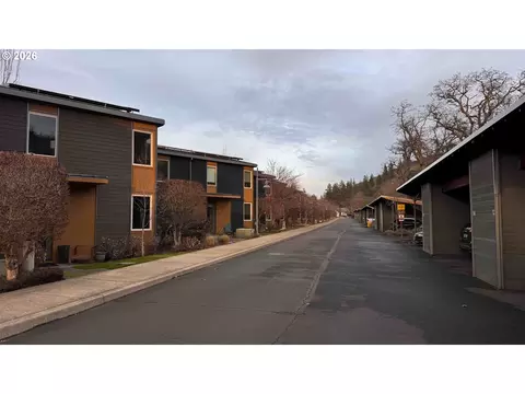 14 Mosier Creek Pl, Mosier, OR 97040