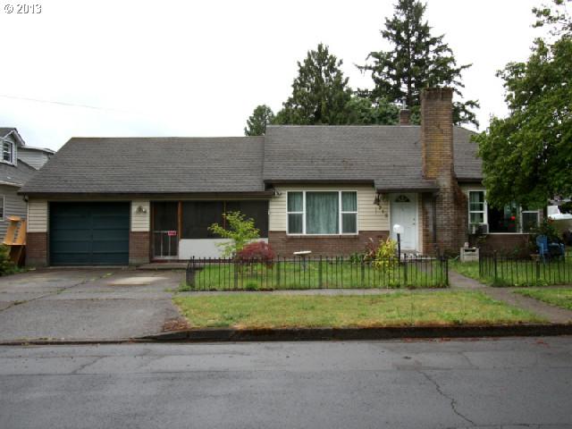 712 E 5th St, Newberg, OR 97132 photo 1
