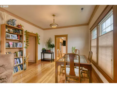 Dining - 1003 NW Carden Ave, Pendleton, OR 97801 photo 2 of 2