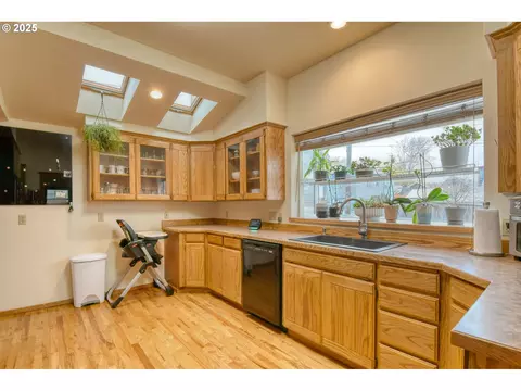 Kitchen - 1003 NW Carden Ave, Pendleton, OR 97801 photo 1 of 5