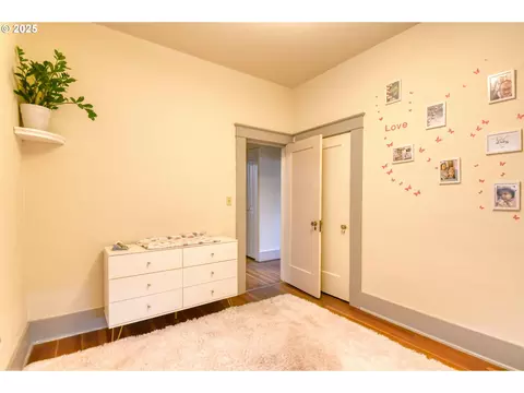 Bedroom - 1003 NW Carden Ave, Pendleton, OR 97801 photo 4 of 4