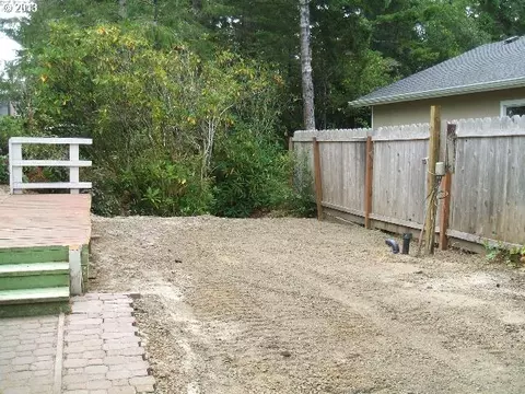 34 Easy St, Florence, OR 97439 photo 1