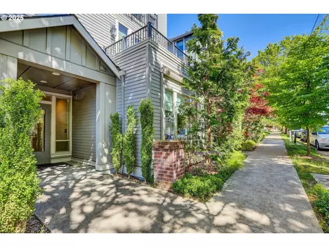 1805 SE Madison St, Portland, OR 97214