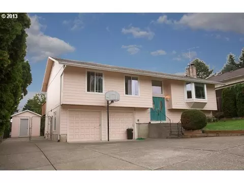 2036 SW Redfern Pl, Gresham, OR 97080 photo 1