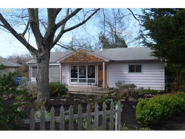 1040 Hoover Ln, Eugene, OR 97404 photo 1