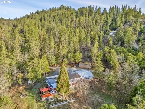 2555 Sykes Creek Rd, Rogue River, OR 97537