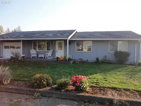 606 E 7th St, Molalla, OR 97038 photo 1