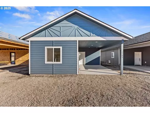 2103 True Ave, La Grande, OR 97850