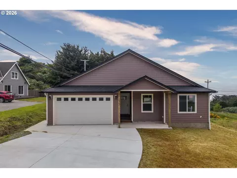 30302 Driftwood Dr, Gold Beach, OR 97444