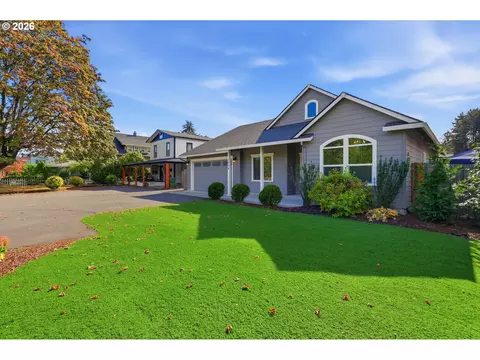 Exterior - 1318 E 1st St, Newberg, OR 97132 photo 4 of 11