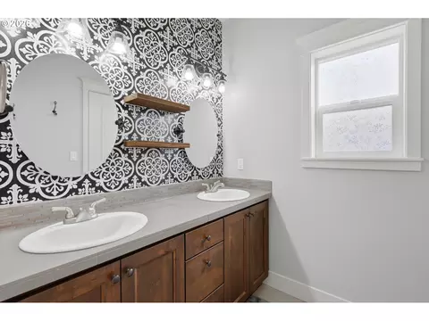 Bath - 1318 E 1st St, Newberg, OR 97132 photo 3 of 3