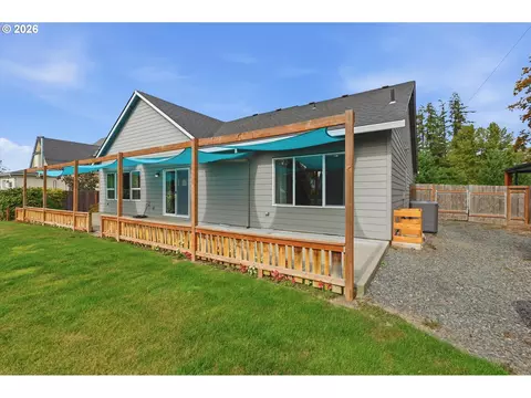 Exterior - 1318 E 1st St, Newberg, OR 97132 photo 7 of 11
