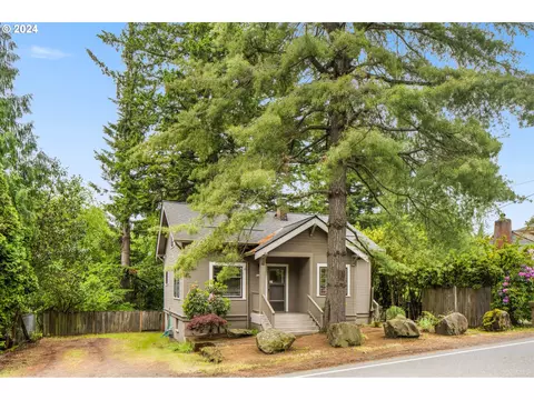 7298 SW Capitol Hill Rd, Portland, OR 97219