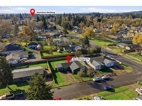 View/Area - 704 E Pinehurst Dr, Newberg, OR 97132 photo 3 of 5