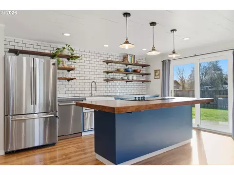 Kitchen - 704 E Pinehurst Dr, Newberg, OR 97132 photo 1 of 4