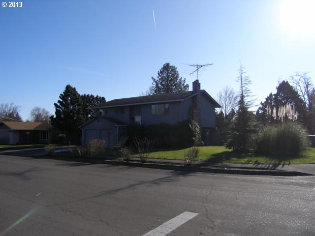 1030 NE 24th St, Gresham, OR 97030 photo 1
