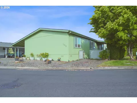 109 Blue Heron Dr, Longview, WA 98632
