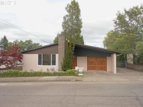 2245 Grant St, Eugene, OR 97405 photo 1