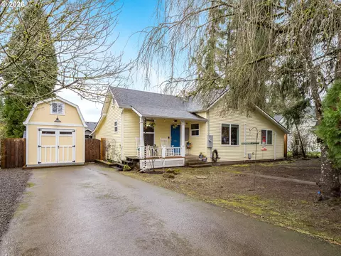 336 N 5th St, Carlton, OR 97111