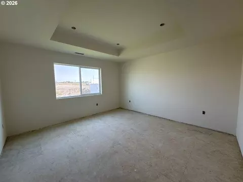 Bedroom - 867 E Kinsley Ave, Hermiston, OR 97838 photo 4 of 4