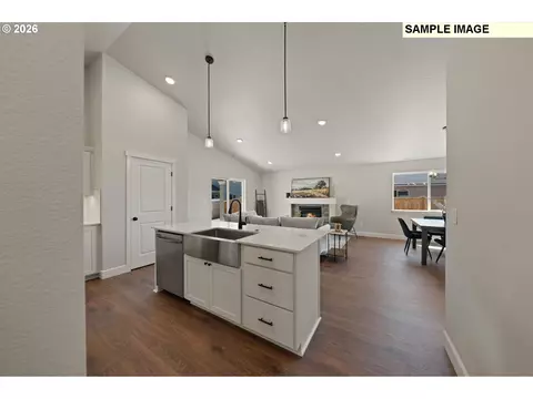 Entry Way - 867 E Kinsley Ave, Hermiston, OR 97838 photo 1 of 1
