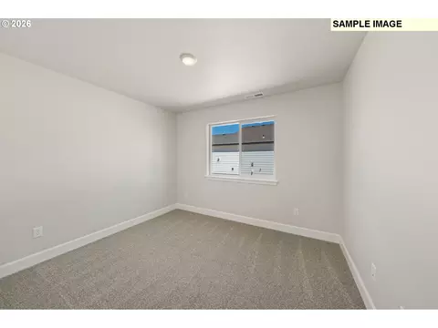 Bedroom - 867 E Kinsley Ave, Hermiston, OR 97838 photo 2 of 4