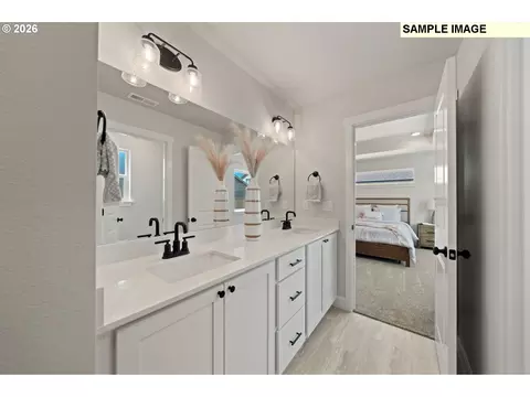 Bath - 867 E Kinsley Ave, Hermiston, OR 97838 photo 3 of 4