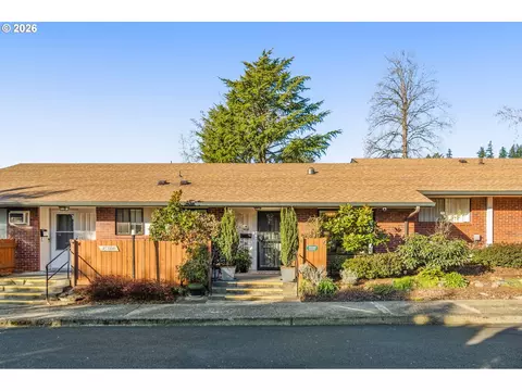 15100 SW Crown Dr #6, King City, OR 97224