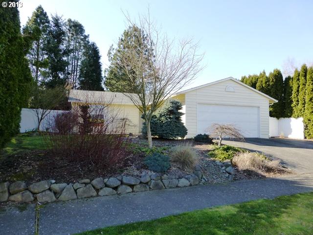 1957 SE Hale Dr, Gresham, OR 97080 photo 1