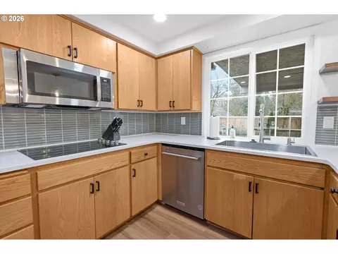 Kitchen - 2439 Quince St, Eugene, OR 97404 photo 4 of 6