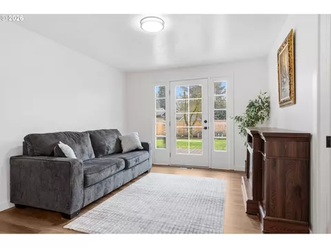 Living - 2439 Quince St, Eugene, OR 97404 photo 4 of 5