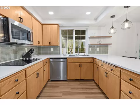 Kitchen - 2439 Quince St, Eugene, OR 97404 photo 3 of 6