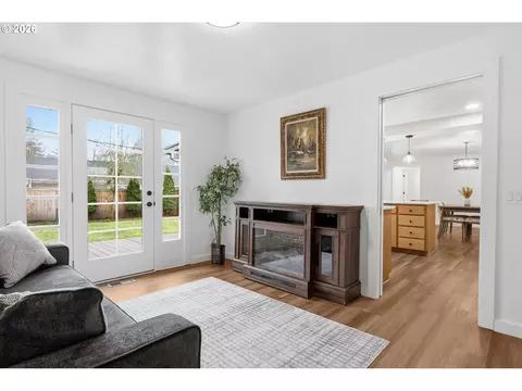 Living - 2439 Quince St, Eugene, OR 97404 photo 5 of 5