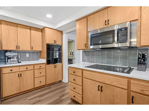 Kitchen - 2439 Quince St, Eugene, OR 97404 photo 6 of 6