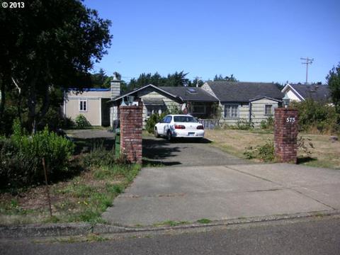 573 Juniper St, Florence, OR 97439 photo 1