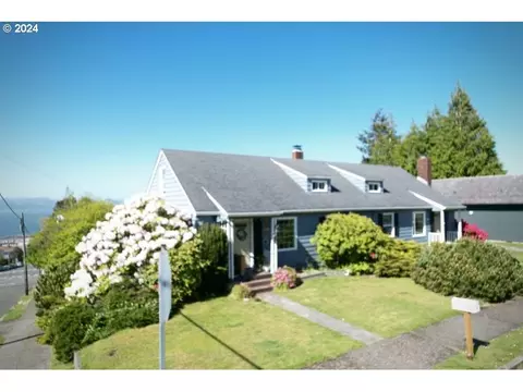 1406 1422 Irving Ave, Astoria, OR 97103