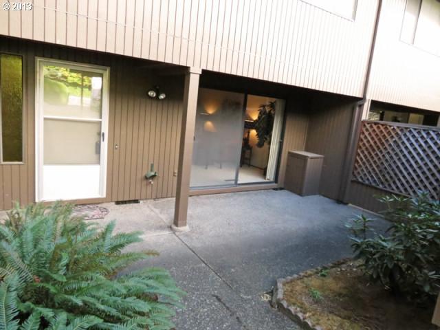 2301 Ridgeway Dr, Eugene, OR 97401 photo 1