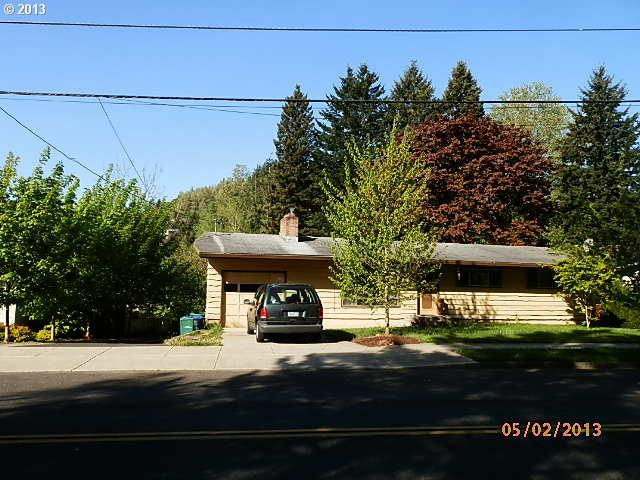 927 SE Roberts Ave, Gresham, OR 97080 photo 1