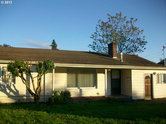 565 E Clarendon St, Gladstone, OR 97027 photo 1