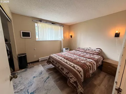 Bedroom - 21123 SE Morrison St, Gresham, OR 97030 photo 2 of 3
