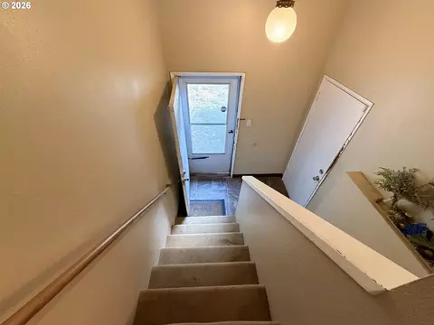 Entry Way - 21123 SE Morrison St, Gresham, OR 97030 photo 3 of 7