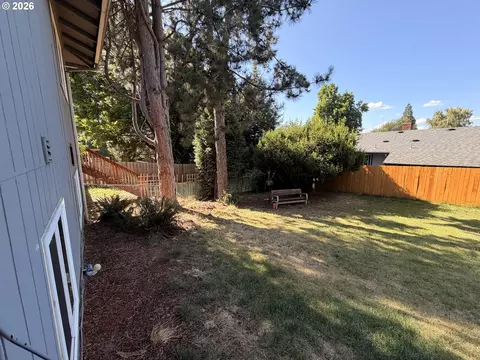 Exterior - 21123 SE Morrison St, Gresham, OR 97030 photo 10 of 13