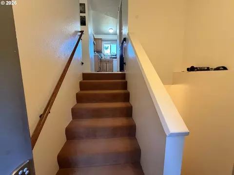 Entry Way - 21123 SE Morrison St, Gresham, OR 97030 photo 4 of 7